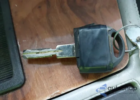 1993 BMW 750 Il Automatic z USA, uszkodzony, nr VIN WBAGC8327PDC81492